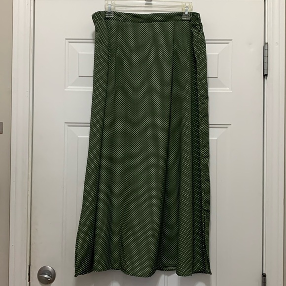 bentley plus Dresses & Skirts - 3/$15 Vintage Bentley size 22 green polka dot skirt
